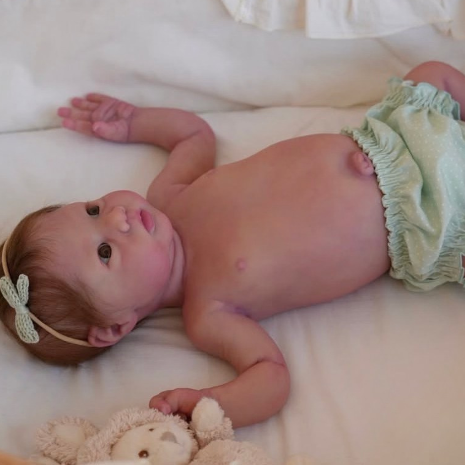 Muñeca Reborn Emi Niña 56cm / 2,300 kg + Pack Premium