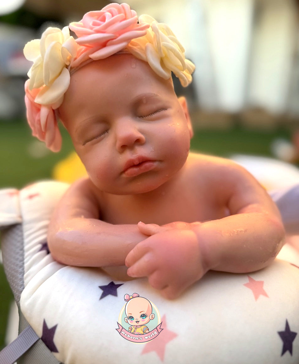 Muñeca Reborn Silicona Lou Lou Ojos Cerrados Niña 46cm / 2,8kg